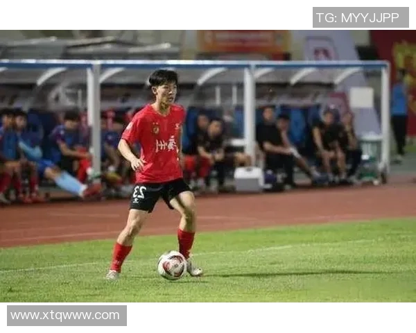 广州足球队的崛起与发展探索:力量与激情的完美结合 广州足球队的崛起与发展探索:力量与激情的完美结合