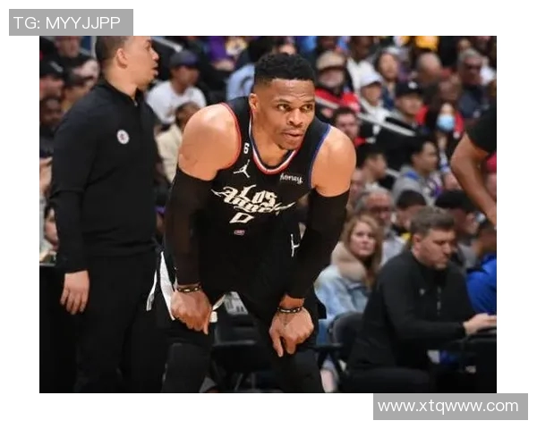 深度分析上海篮球队盯防战术的特点与应用策略 深度分析上海篮球队盯防战术的特点与应用策略